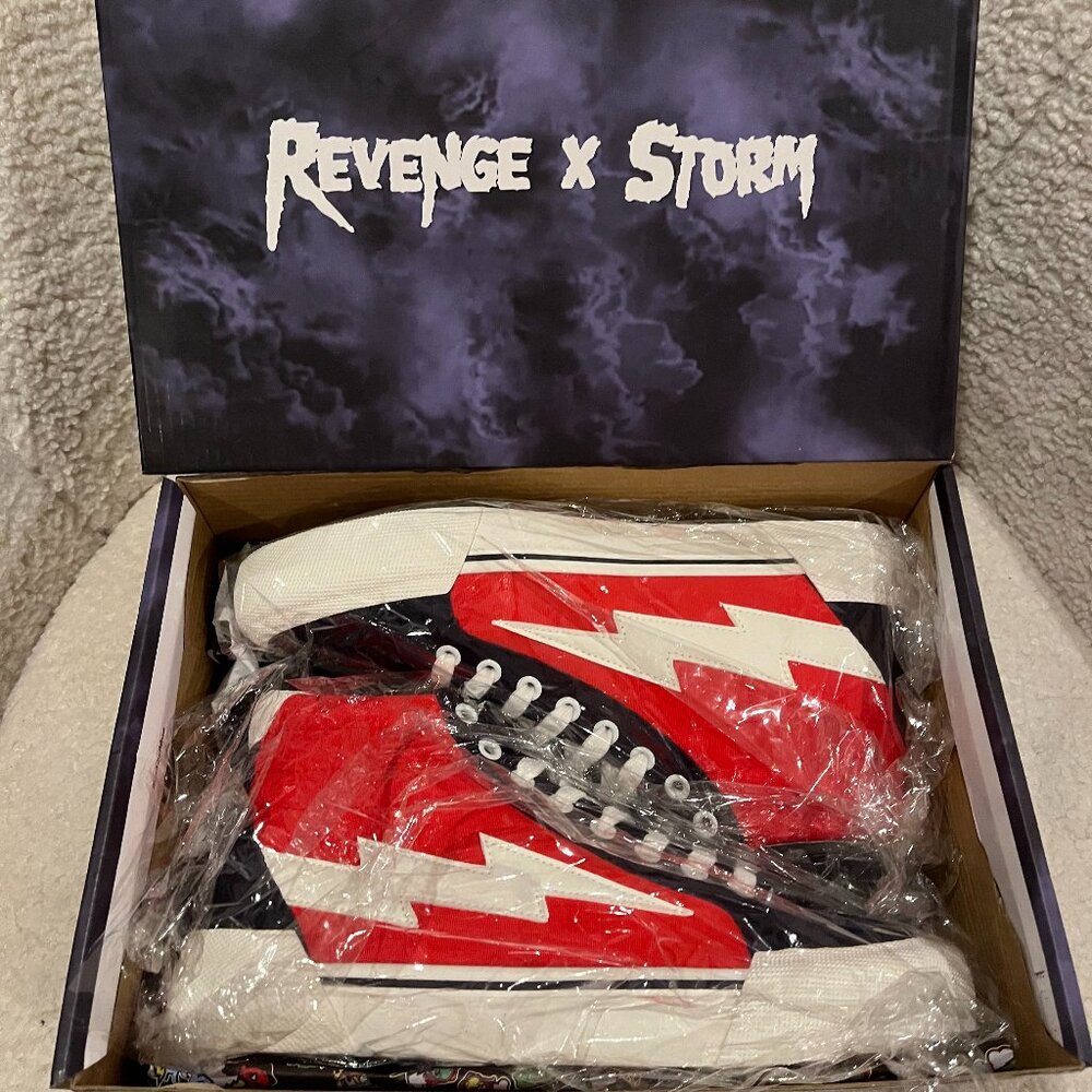 Revenge X Storm High Top Sneaker Men Size 8(W 9.5) Red and Navy *BRAND NEW*